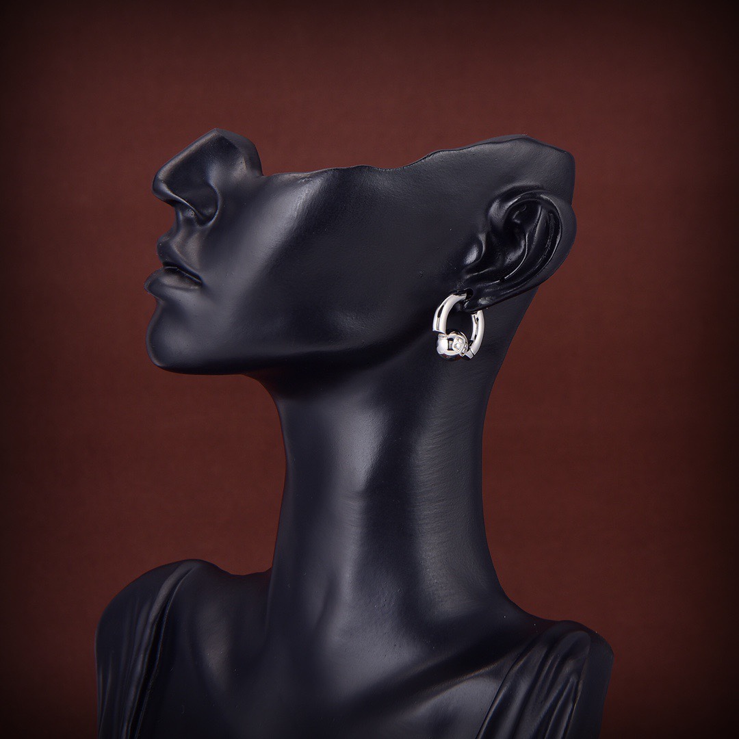 Balenciaga Cut Ear Cuff - PerfectKickZ