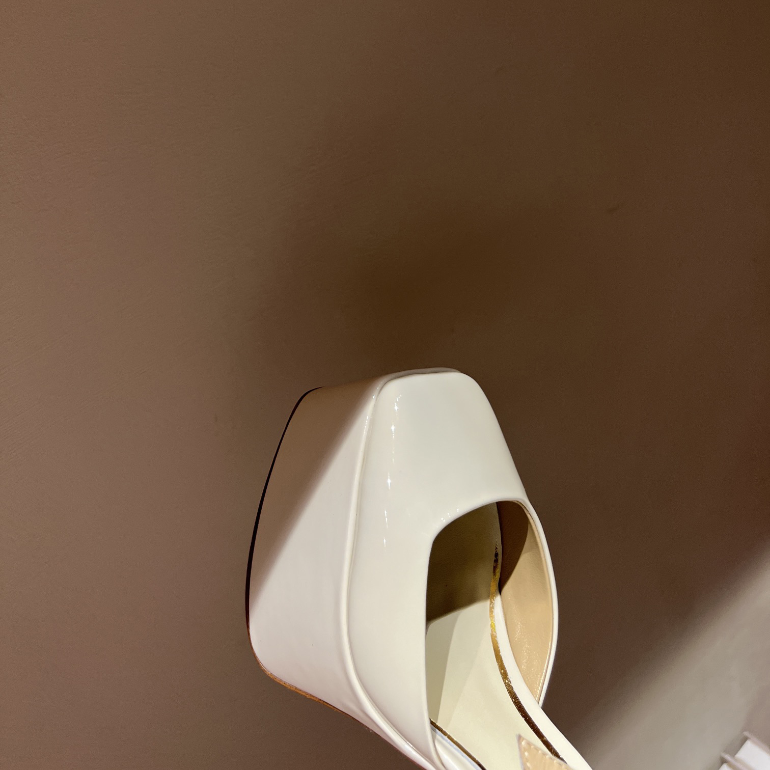 Valenti GARAVANI Garavani Tan-Go Platform Pump In Patent Leather  155 MM - PerfectKickZ