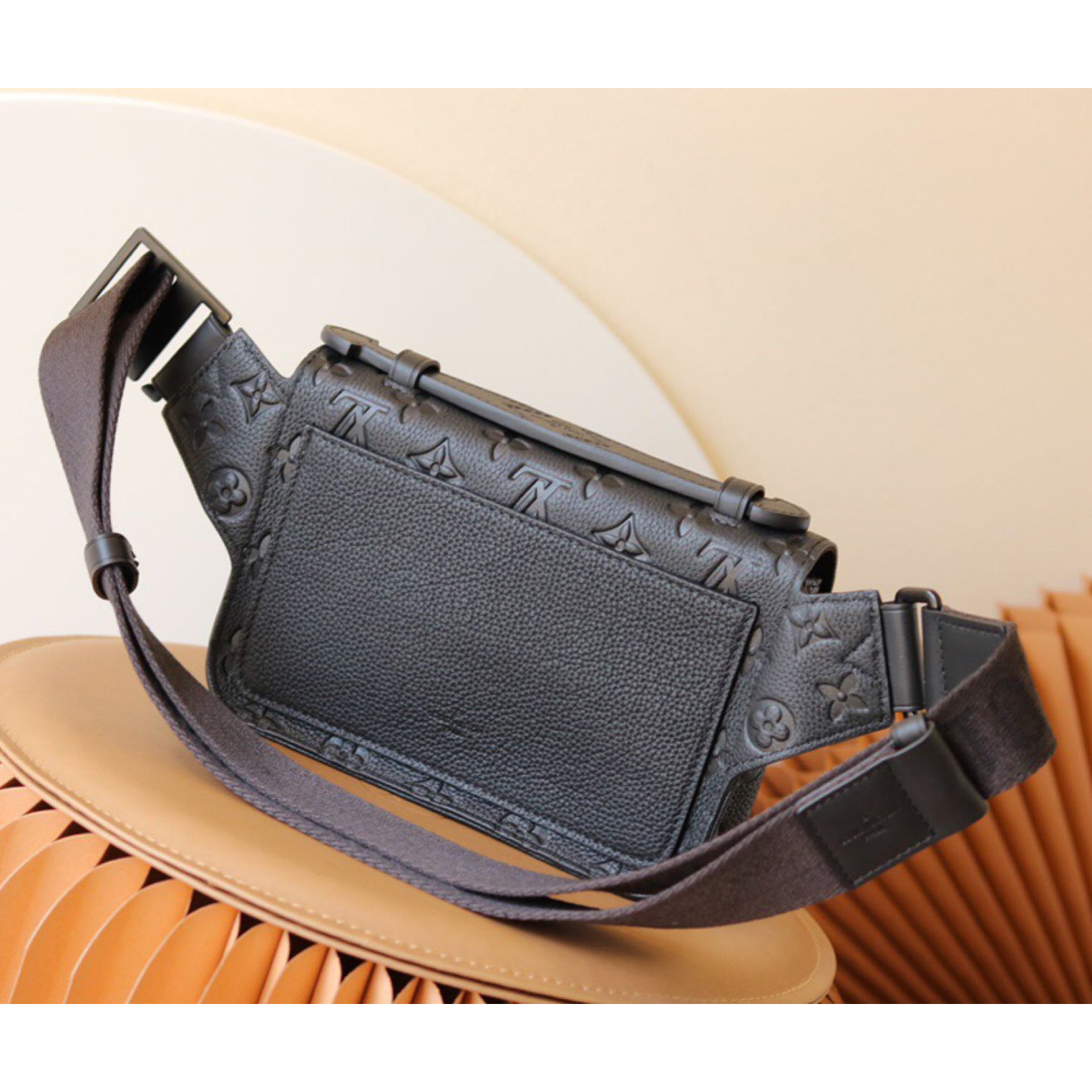 Louis Vuitton S Lock Sling Bag(21-15-4 cm) - PerfectKickZ