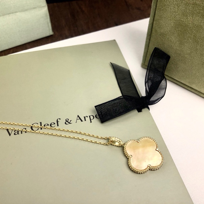 Van Cleef & Arpels Magic Alhambra Long Necklace, 1 Motif - PerfectKickZ