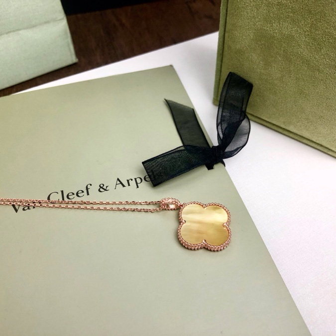 Van Cleef & Arpels Magic Alhambra Long Necklace, 1 Motif - PerfectKickZ