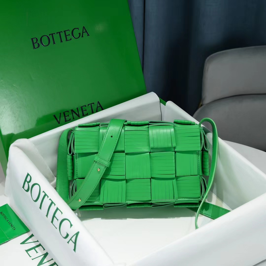 Bottega Veneta Cassette Fringed Leather Shoulder Bag(23-15-5.5cm) - PerfectKickZ