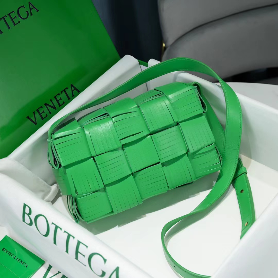 Bottega Veneta Cassette Fringed Leather Shoulder Bag(23-15-5.5cm) - PerfectKickZ