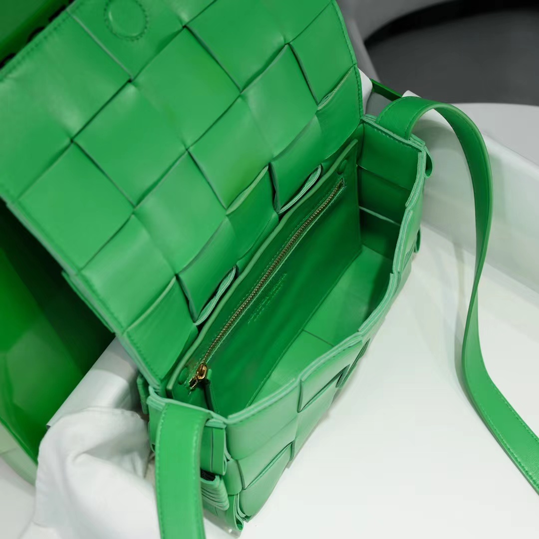 Bottega Veneta Cassette Fringed Leather Shoulder Bag(23-15-5.5cm) - PerfectKickZ