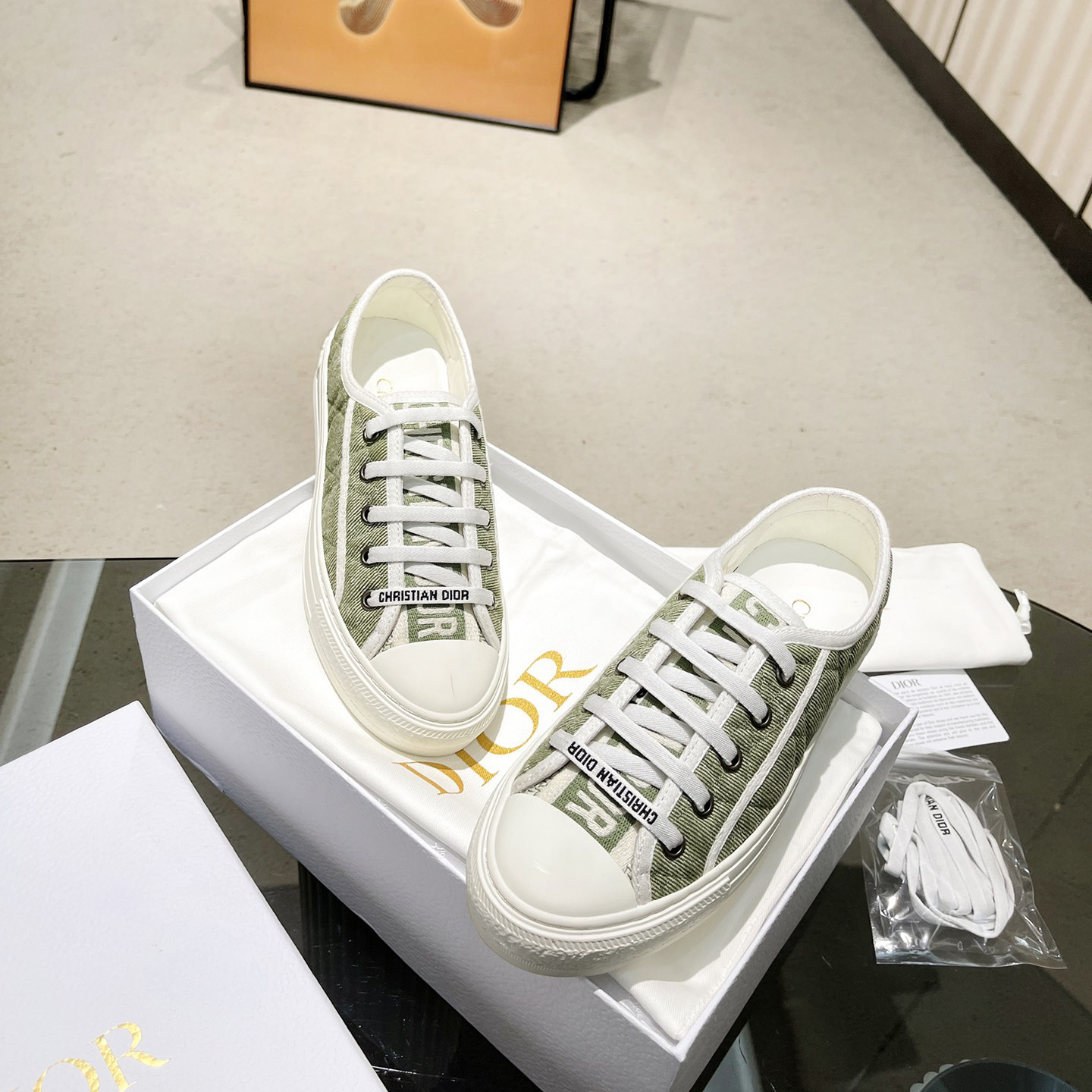 Dior Walk'n' Dior  Sneaker - PerfectKickZ