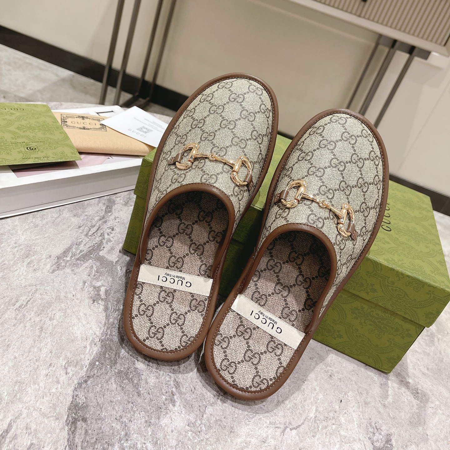 Gucci Men's Slipper With Horsebit - PerfectKickZ