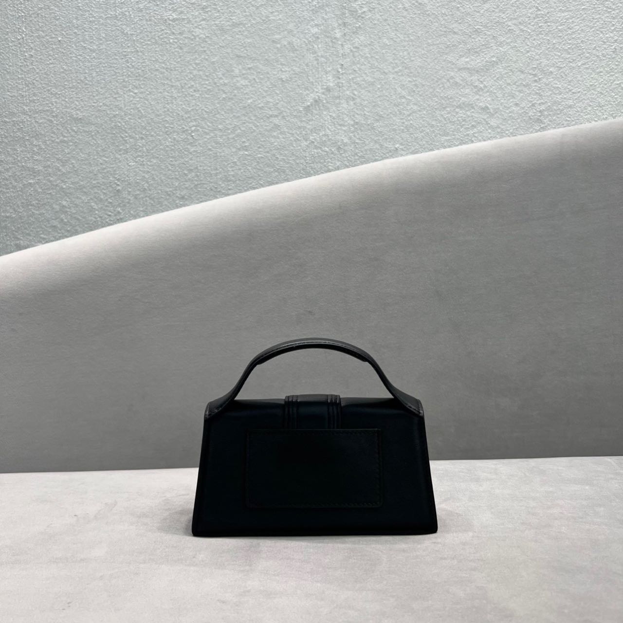 Jacquemus Le Grand Bambino Handbag With Adjustable Crossbody Strap(24-13-7CM) - PerfectKickZ