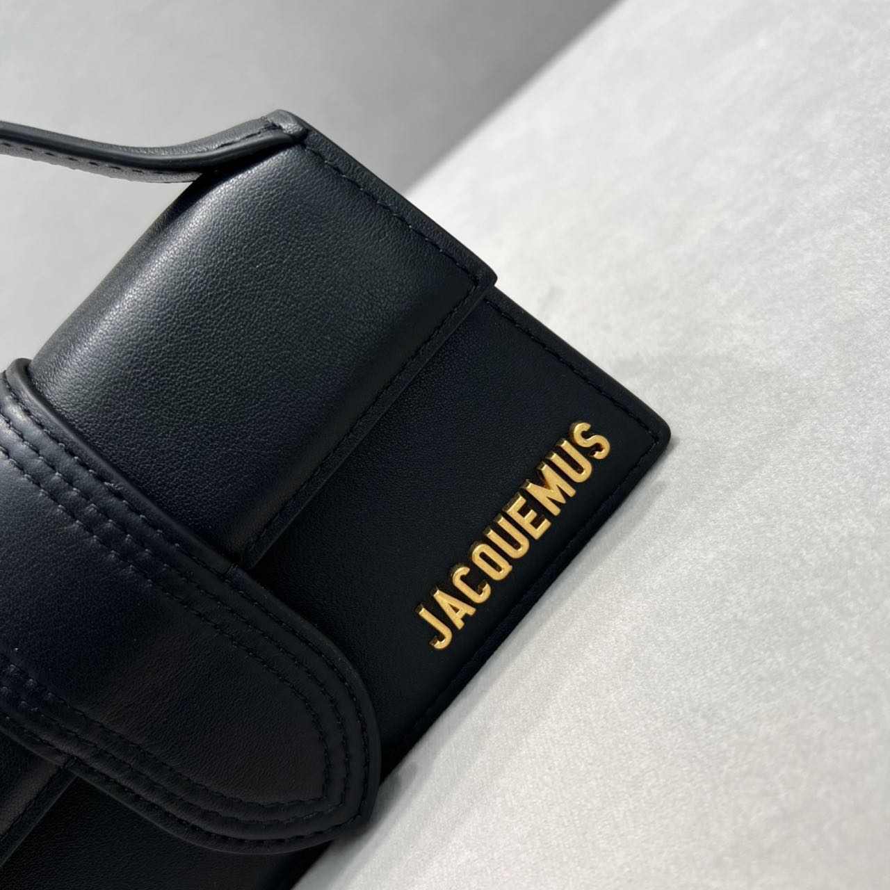 Jacquemus Le Grand Bambino Handbag With Adjustable Crossbody Strap(24-13-7CM) - PerfectKickZ