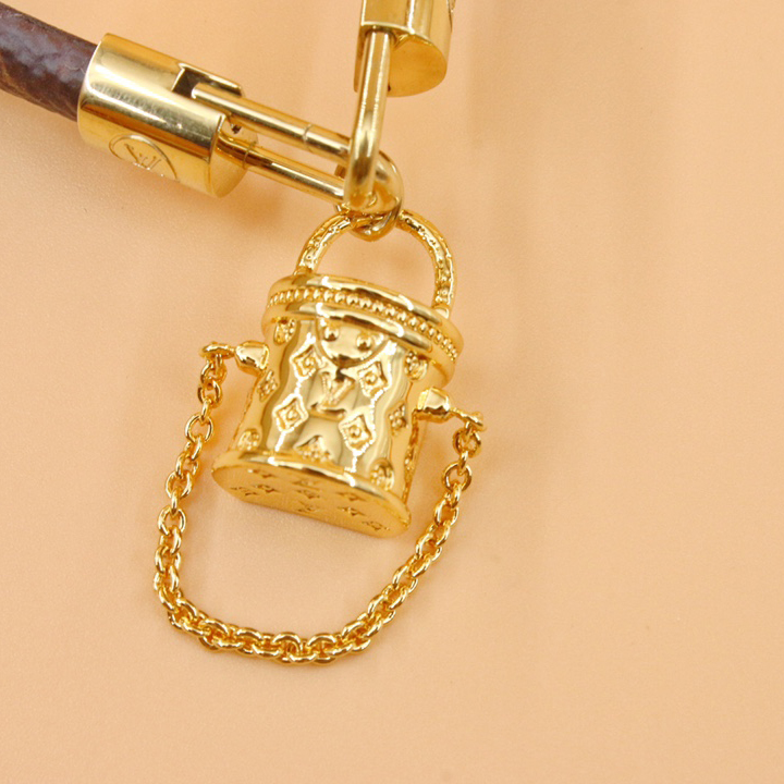 Louis Vuitton LV Cannes Bracelet     M8048E - 