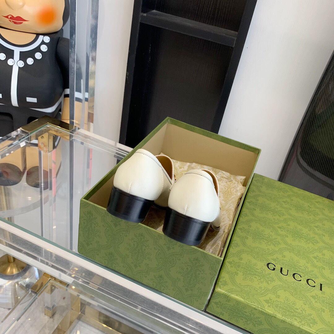 Gucci Women's Loafer With Horsebit - PerfectKickZ