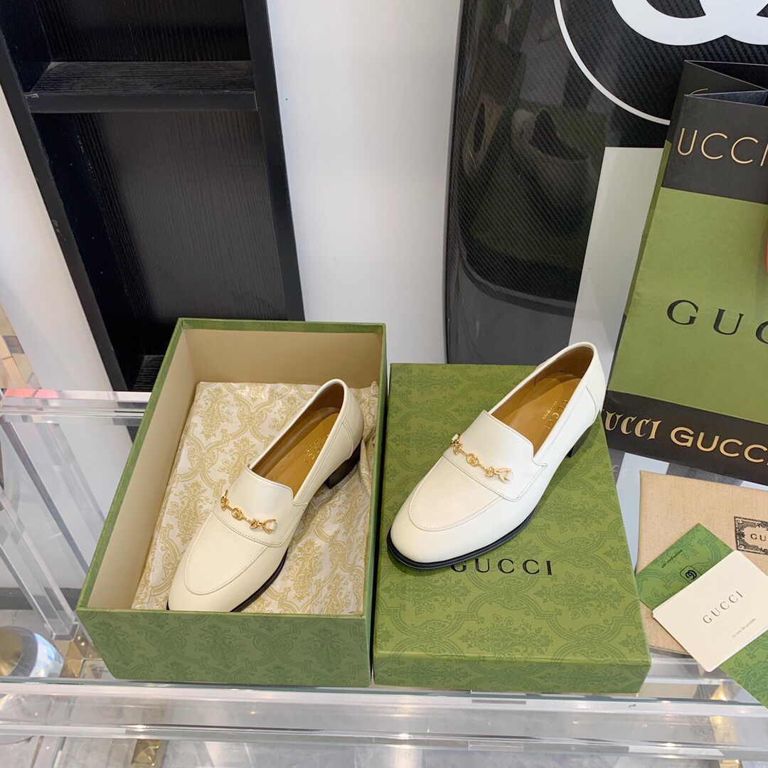 Gucci Women's Loafer With Horsebit - PerfectKickZ