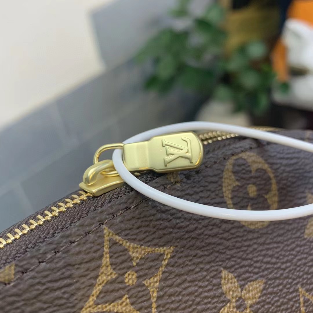 Louis Vuitton Cosmetic Pouch GM (24-17-16cm)   M47353 - 
