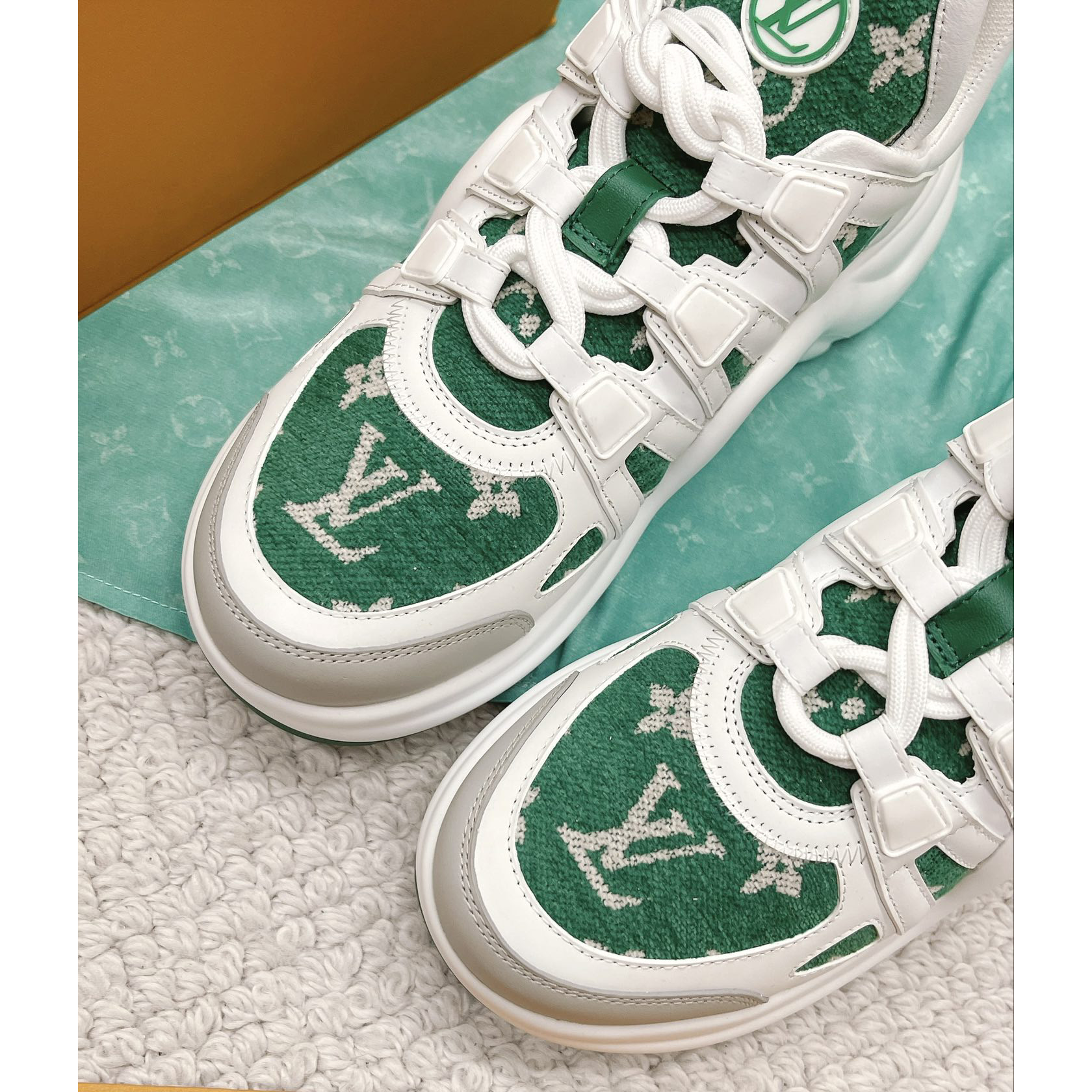 Louis Vuitton LV Archlight Sneaker     1AACT2 - PerfectKickZ
