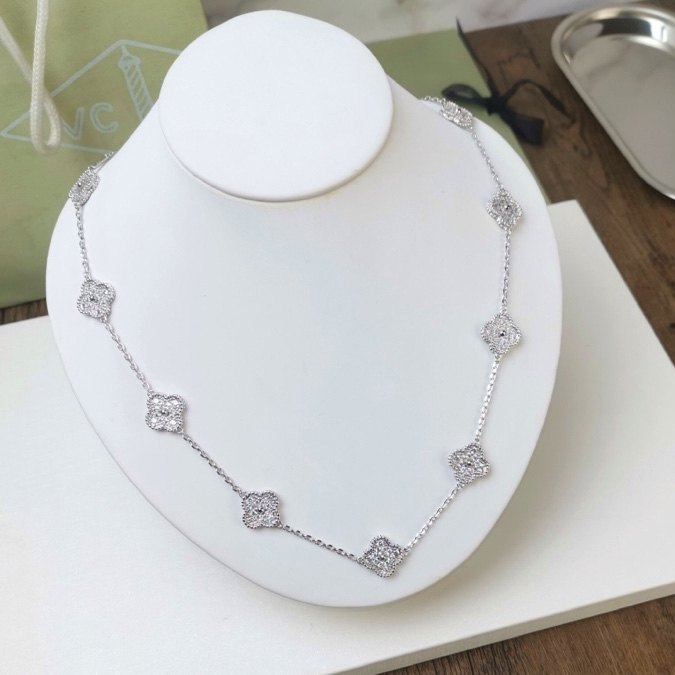 Van Cleef & Arpels Long Necklace - PerfectKickZ