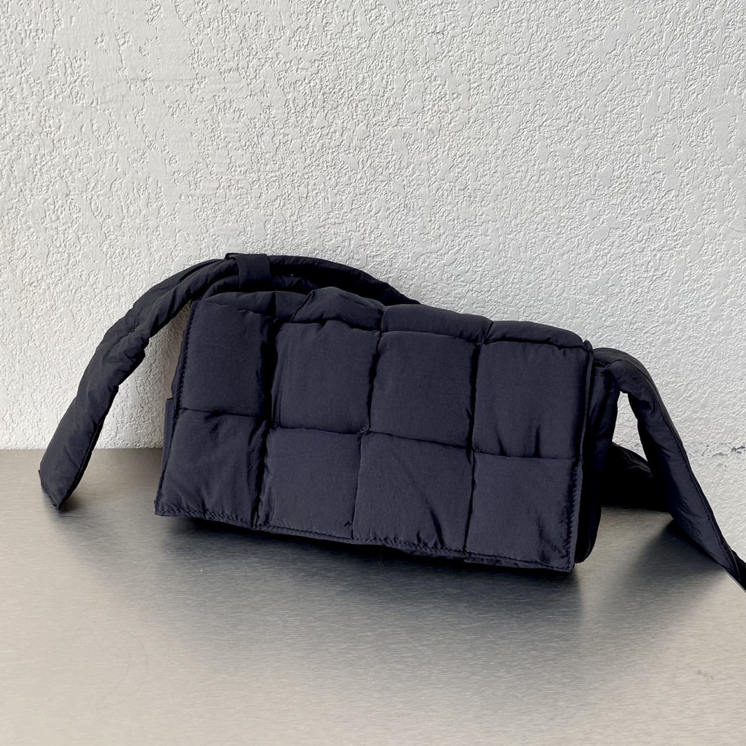 Bottega Veneta Padded Tech Cassette Medium Padded Intreccio Nylon Cross-Body Bag(30-15-7.5cm) - PerfectKickZ