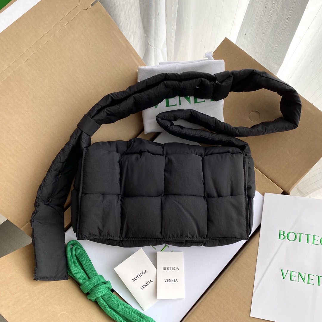 Bottega Veneta Padded Tech Cassette Medium Padded Intreccio Nylon Cross-Body Bag(30-15-7.5cm) - PerfectKickZ