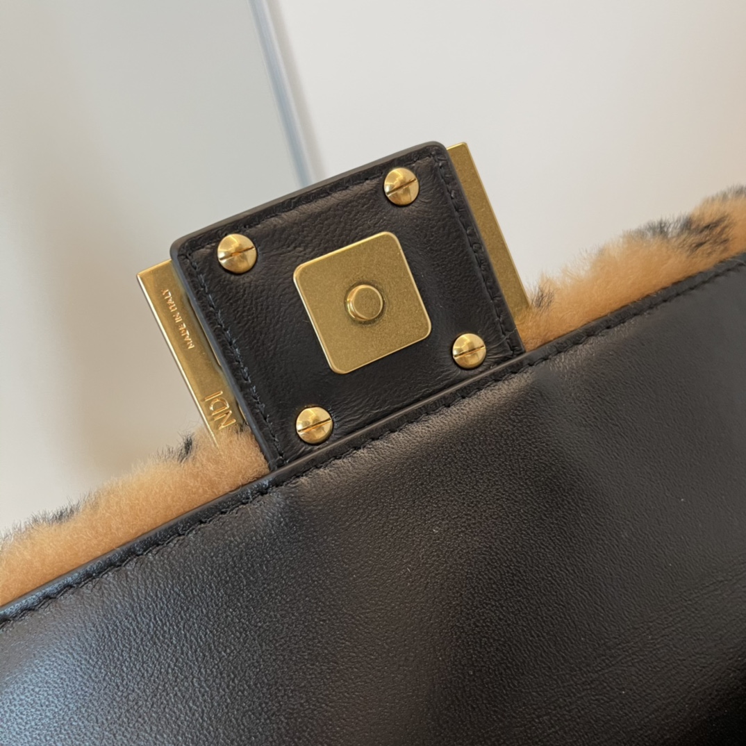 Fendi Baguette Brown Sheepskin Bag - PerfectKickZ
