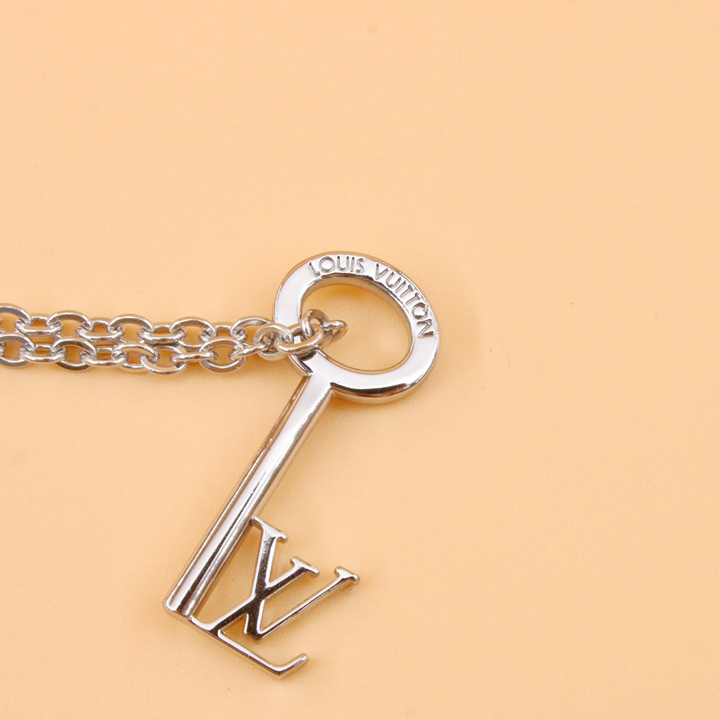 Louis Vuitton LV Key Pendant     M00678 - 