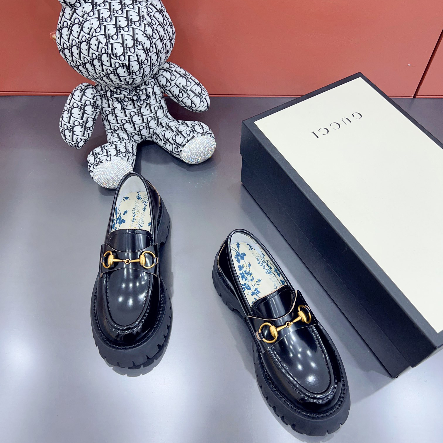 Gucci Leather Lug Sole Horsebit Loafer - PerfectKickZ