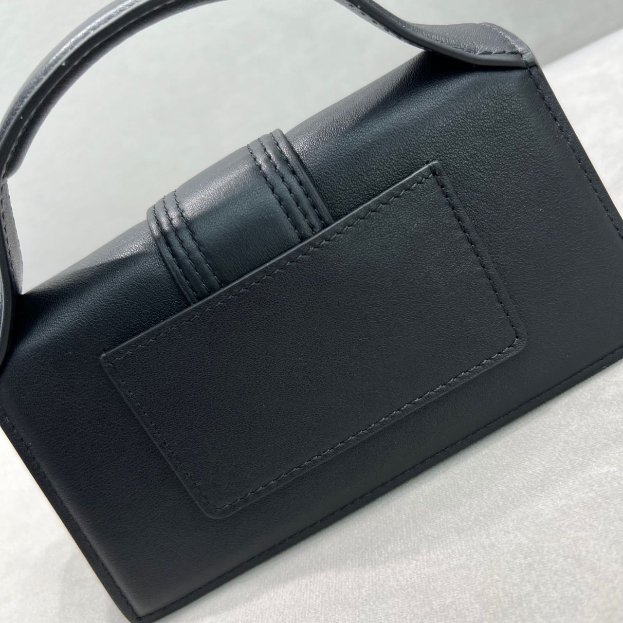 Jacquemus Le Bambino Small Handbag With Adjustable Crossbody Strap(18-6-7cm) - PerfectKickZ