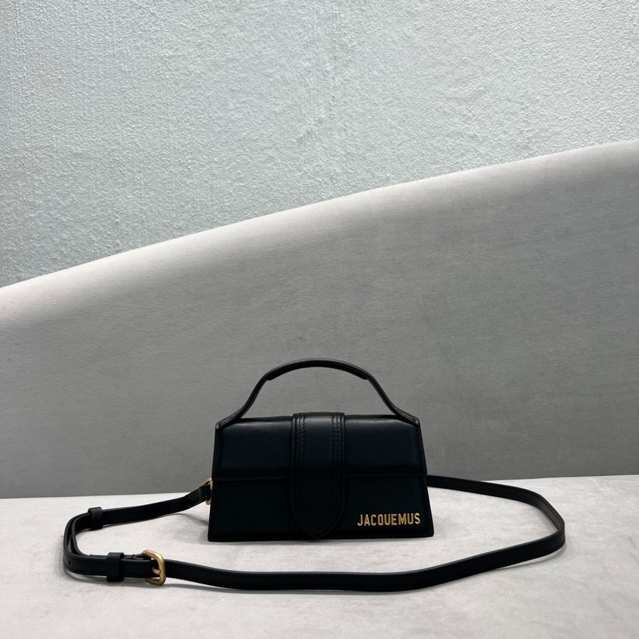 Jacquemus Le Bambino Small Handbag With Adjustable Crossbody Strap(18-6-7cm) - PerfectKickZ