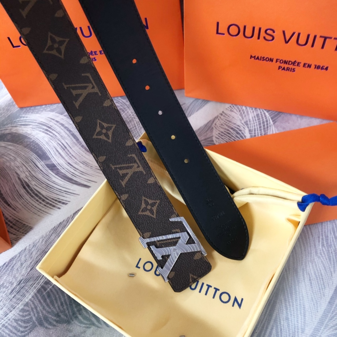 Louis Vuitton LV Pyramide Cities Exclusive 40MM Reversible Belt—Hong Kong - PerfectKickZ