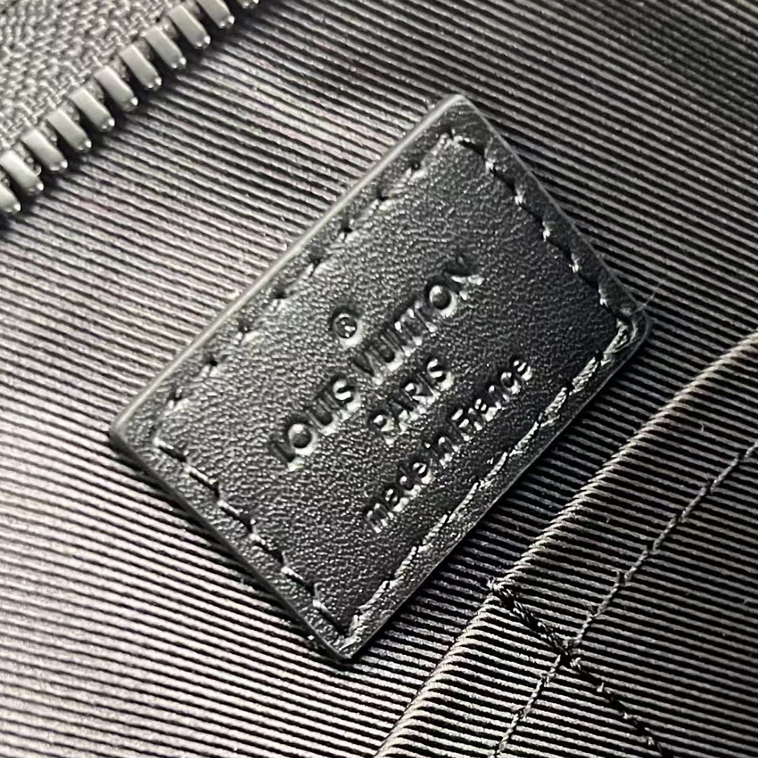 Louis Vuitton Messenger Voyage(28-21-6cm)    M59329 - PerfectKickZ