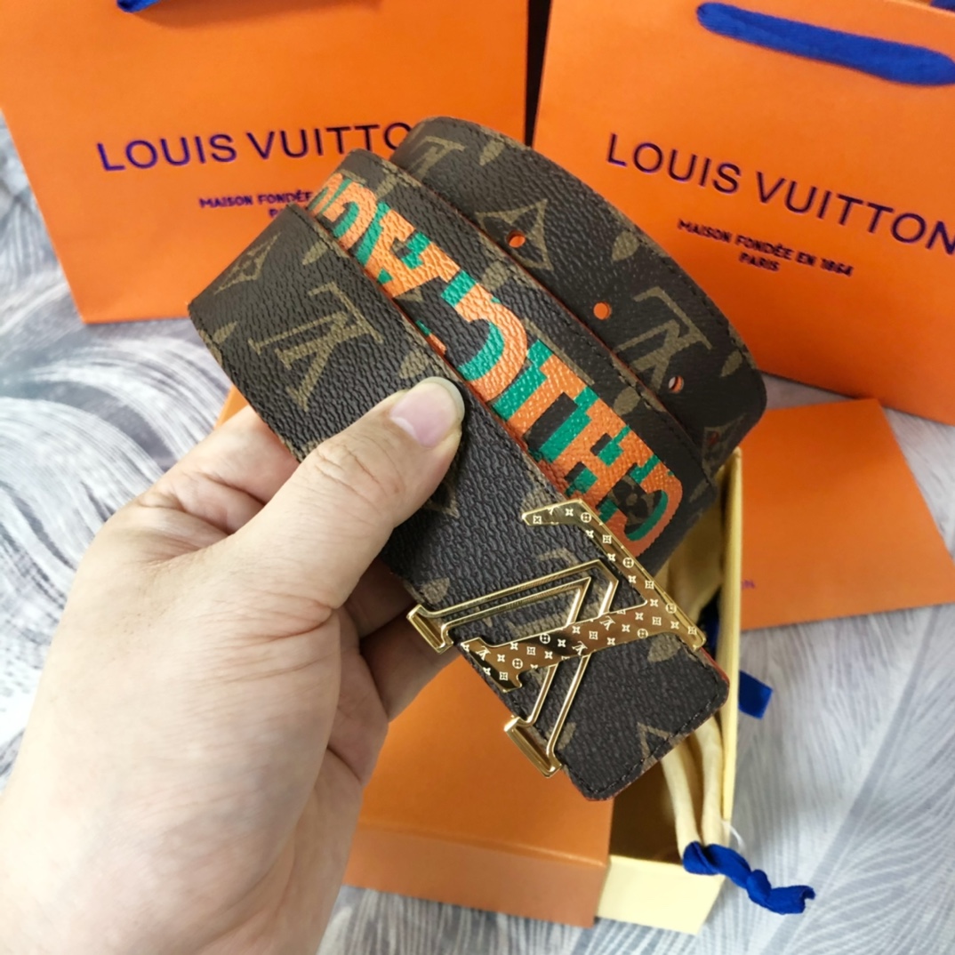 Louis Vuitton LV Pyramide Cities Exclusive 40MM Reversible Belt—Chicago - PerfectKickZ