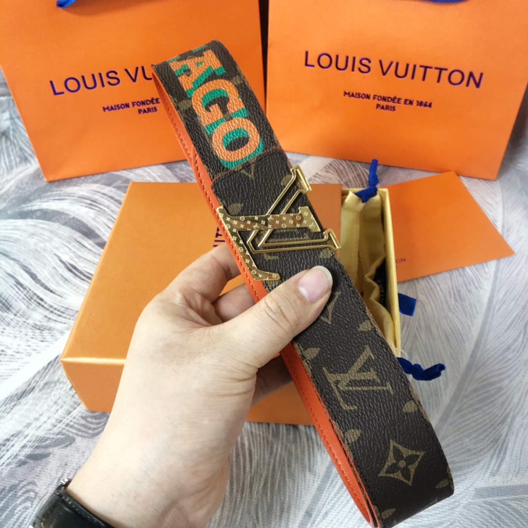 Louis Vuitton LV Pyramide Cities Exclusive 40MM Reversible Belt—Chicago - PerfectKickZ
