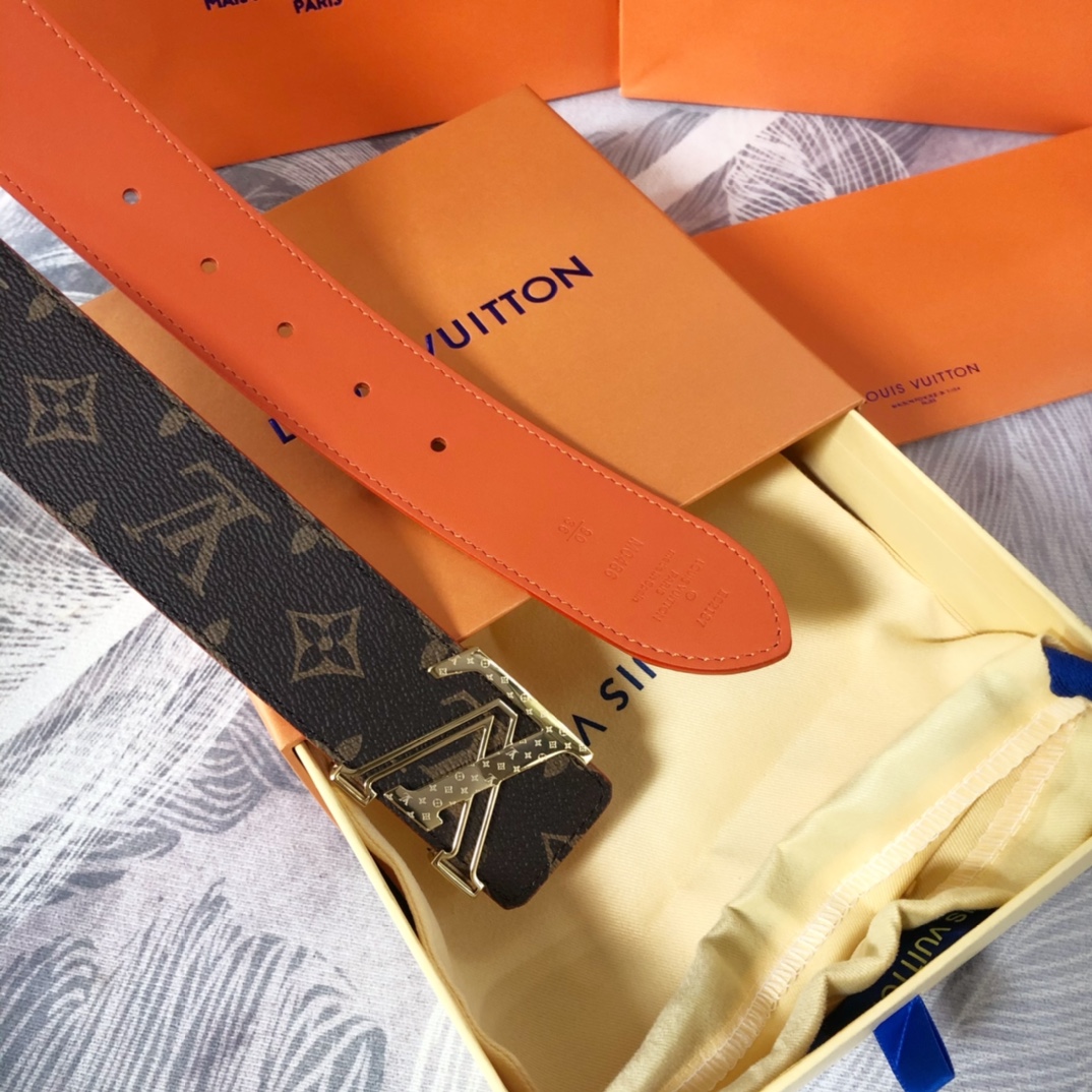 Louis Vuitton LV Pyramide Cities Exclusive 40MM Reversible Belt—Chicago - PerfectKickZ
