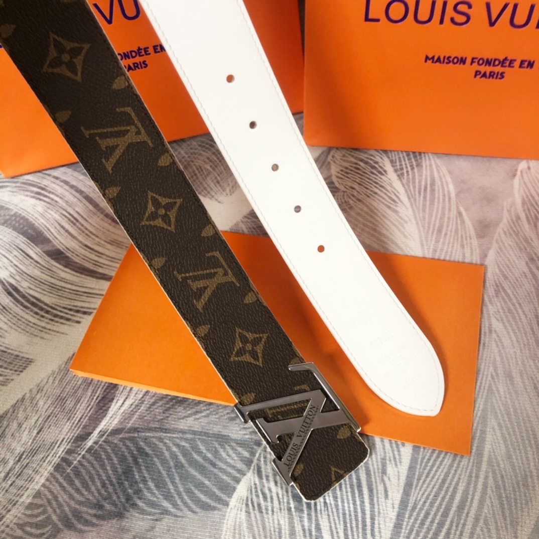Louis Vuitton LV Pyramide Cities Exclusive 40MM Reversible Belt—Beijing - 