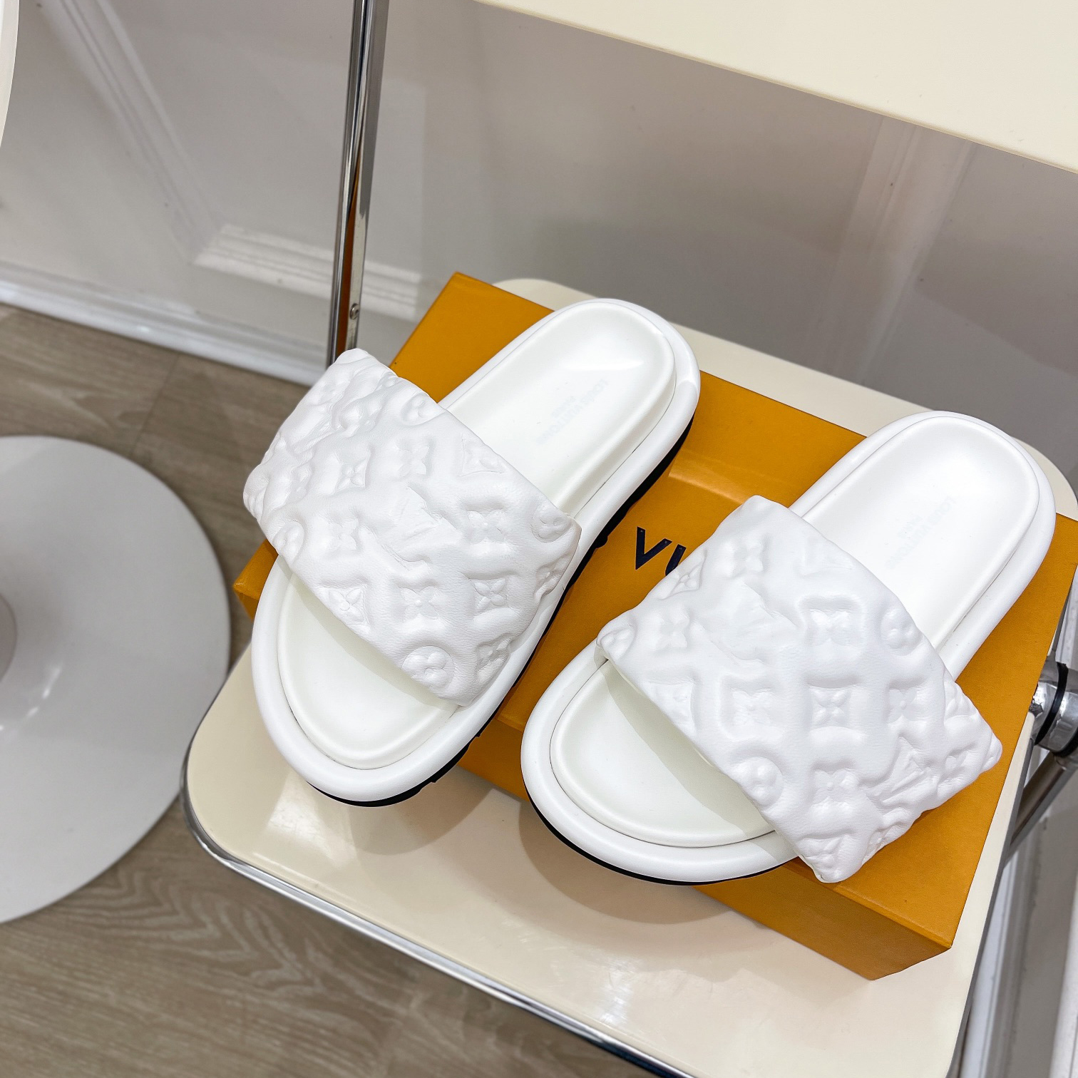 Louis Vuitton Pool Pillow Comfort Mule    1AABKV - PerfectKickZ