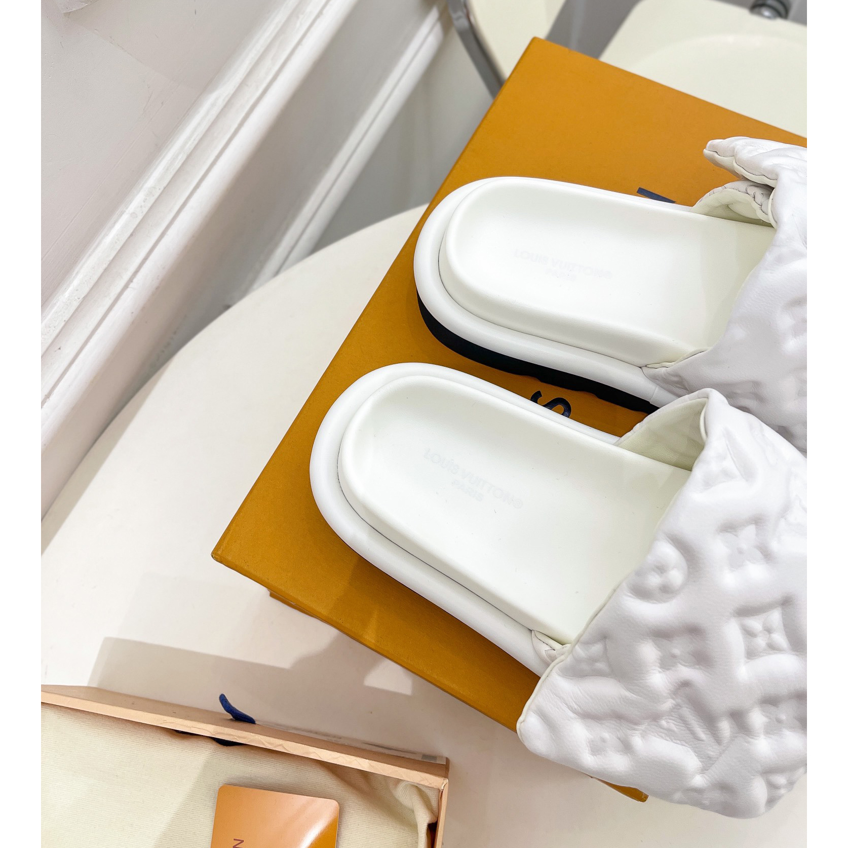 Louis Vuitton Pool Pillow Comfort Mule    1AABKV - PerfectKickZ
