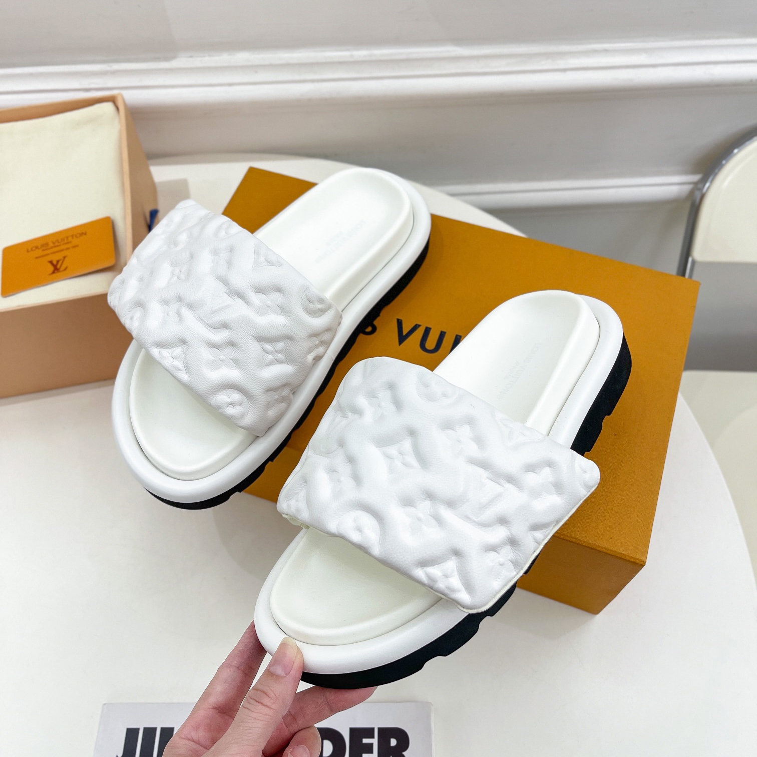 Louis Vuitton Pool Pillow Comfort Mule    1AABKV - PerfectKickZ