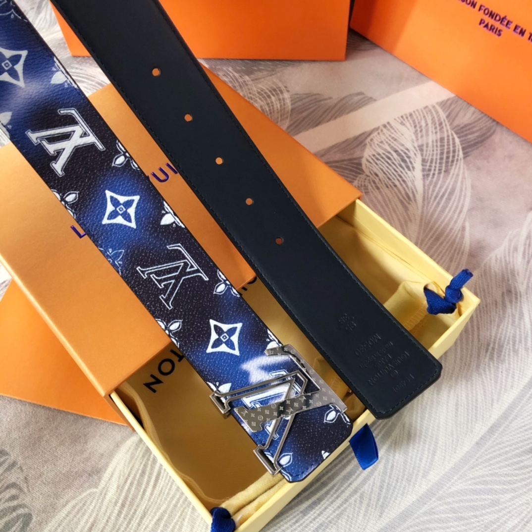 Louis Vuitton LV Initials Mng Bandana 40MM Reversible Belt   M0530T - PerfectKickZ