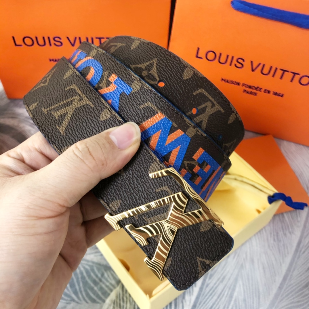 Louis Vuitton LV Pyramide Cities Exclusive 40MM Reversible Belt—New York - PerfectKickZ