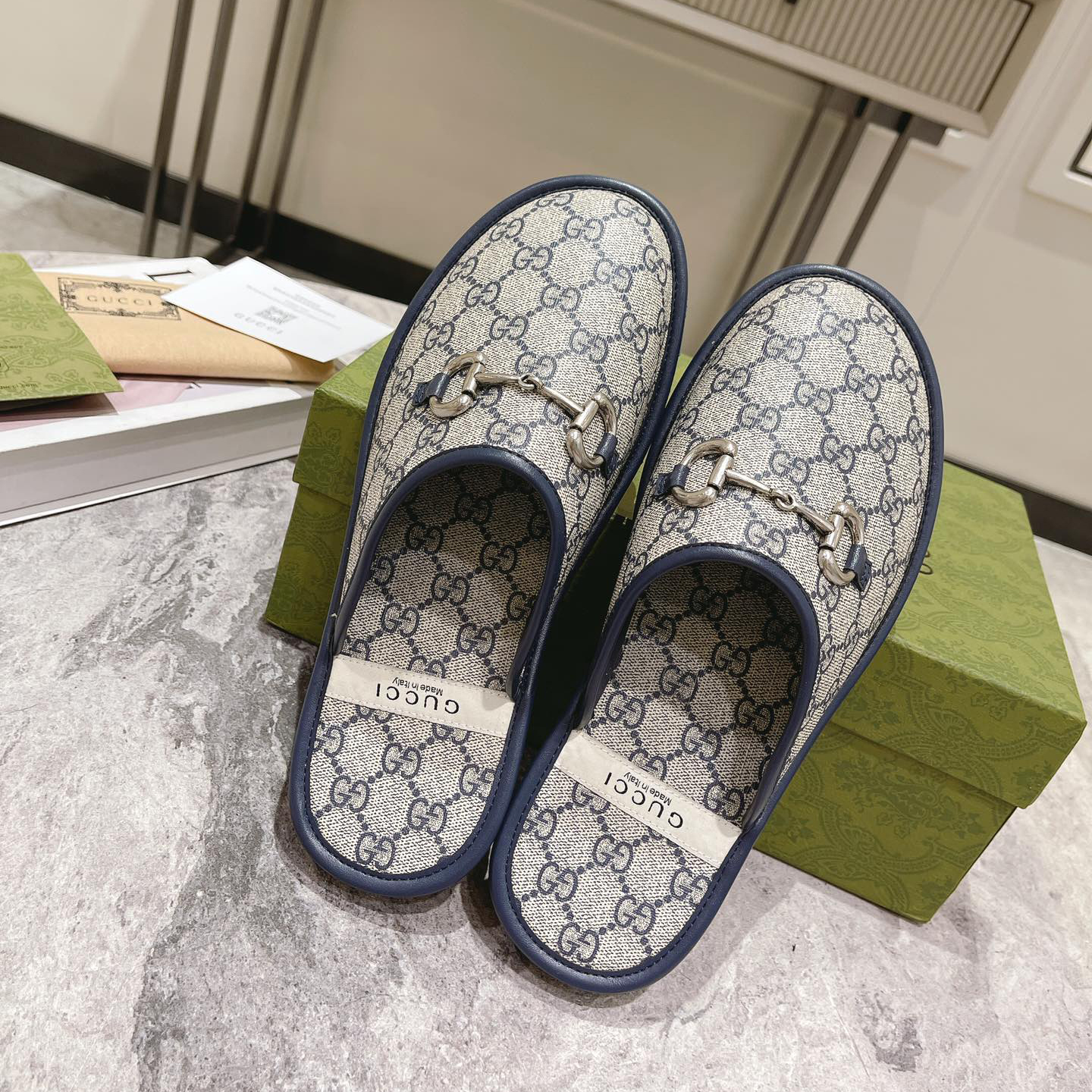 Gucci Men's Slipper With Horsebit - PerfectKickZ