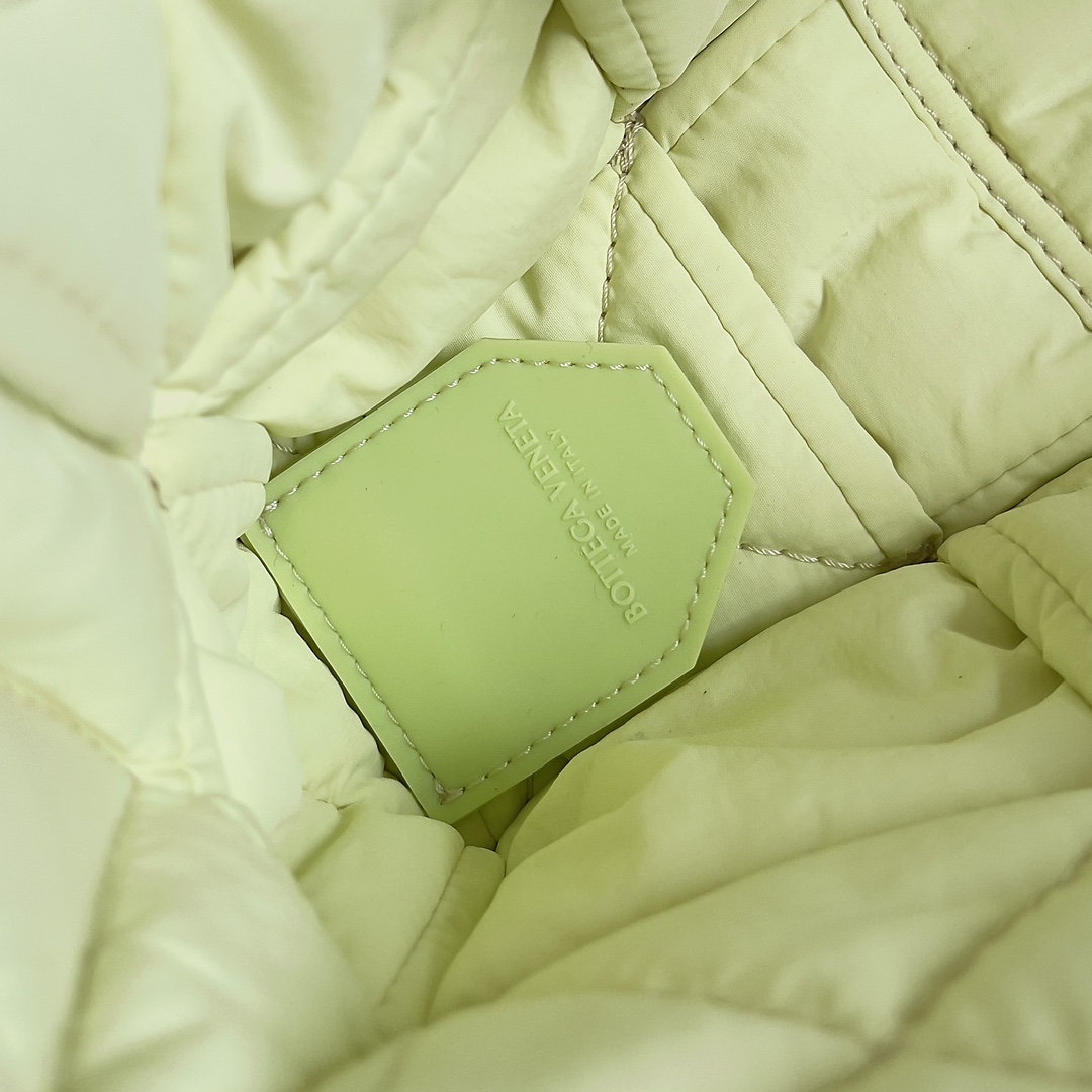 Bottega Veneta Padded Tech Cassette Padded Intreccio Nylon Cross-Body Bag(30-15-7.5cm) - PerfectKickZ