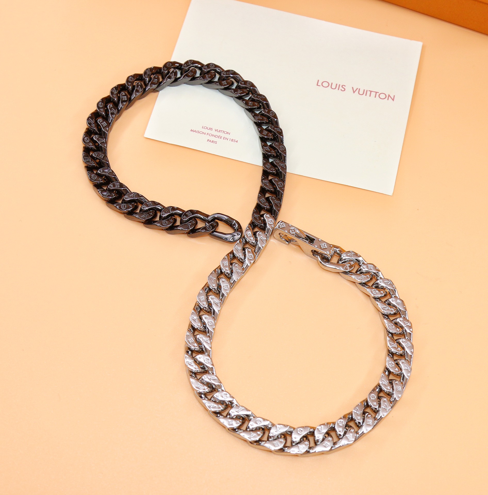 Louis Vuitton LV Chain Links Necklace   50cm    - PerfectKickZ