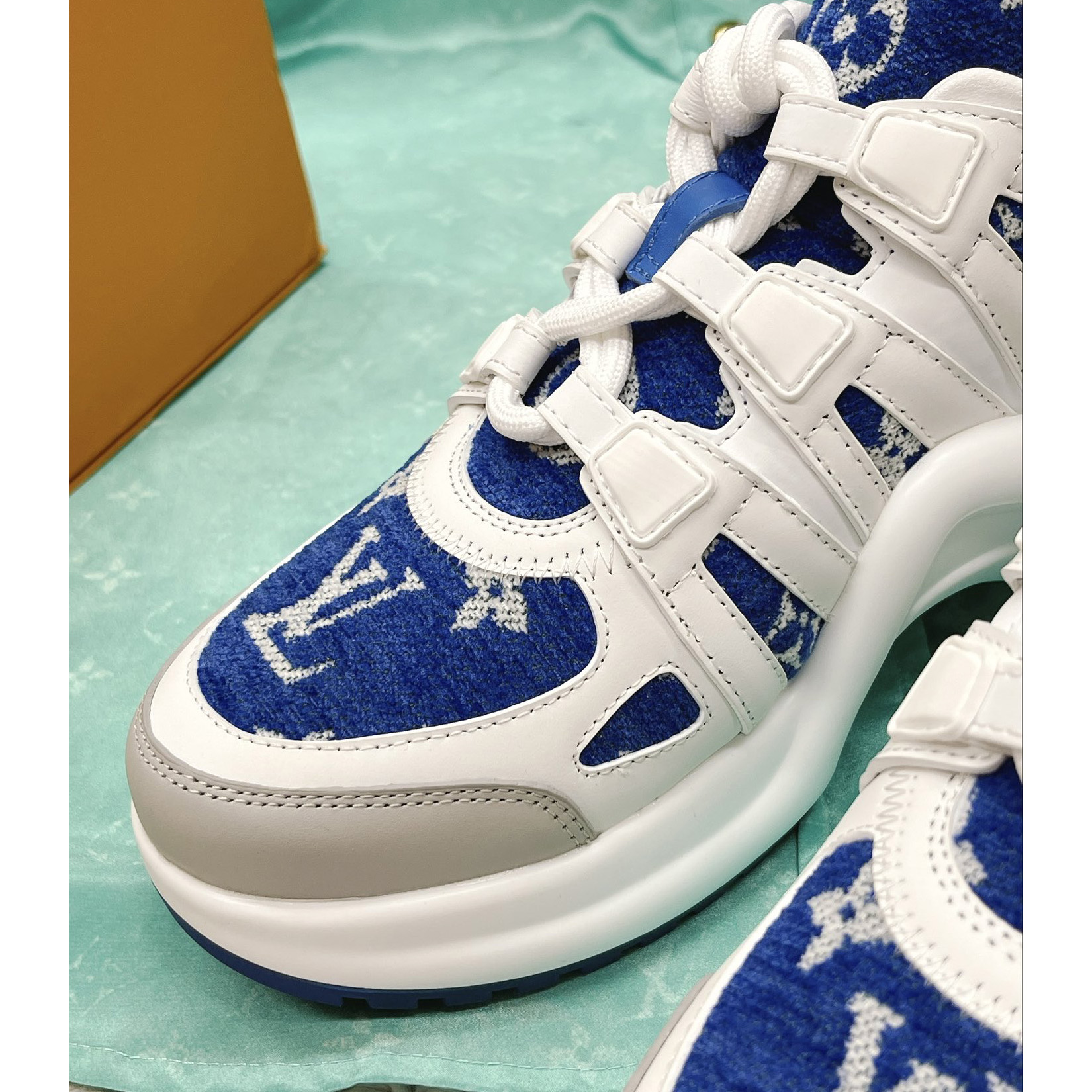 Louis Vuitton LV Archlight Sneaker     1AACTY - PerfectKickZ