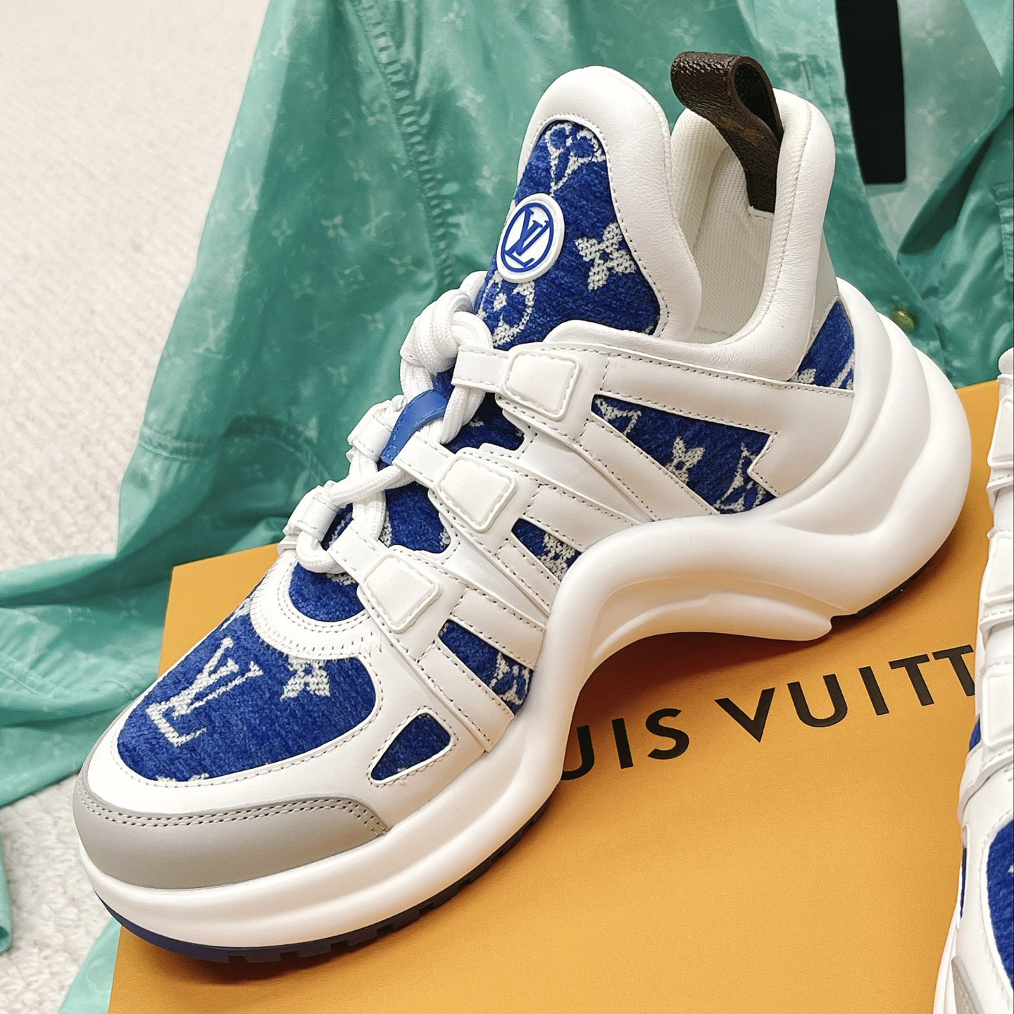 Louis Vuitton LV Archlight Sneaker     1AACTY - 