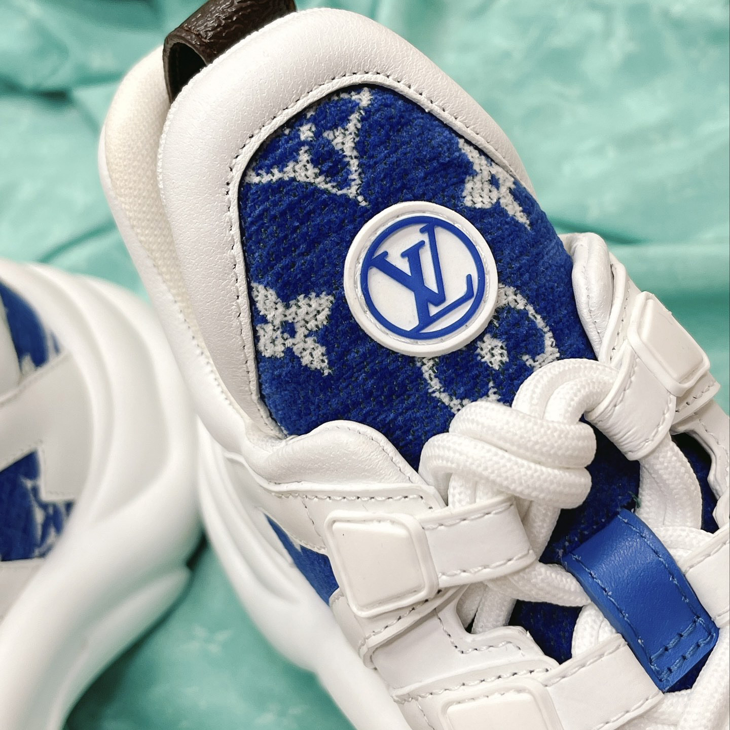 Louis Vuitton LV Archlight Sneaker     1AACTY - 