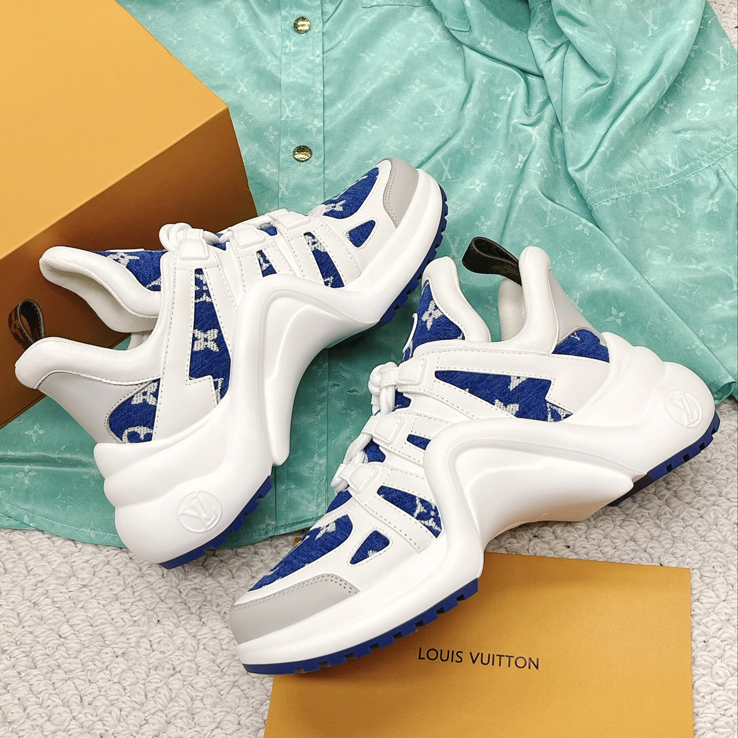 Louis Vuitton LV Archlight Sneaker     1AACTY - 