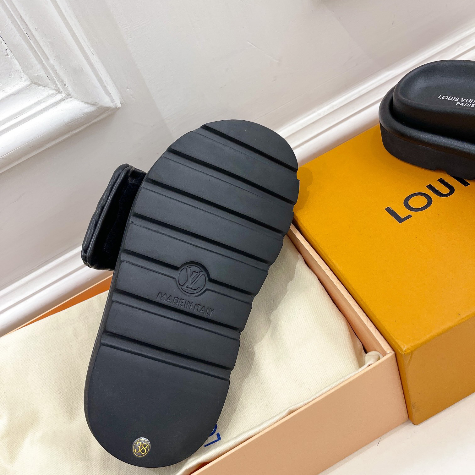 Louis Vuitton Pool Pillow Comfort Mule    1AABKM - PerfectKickZ