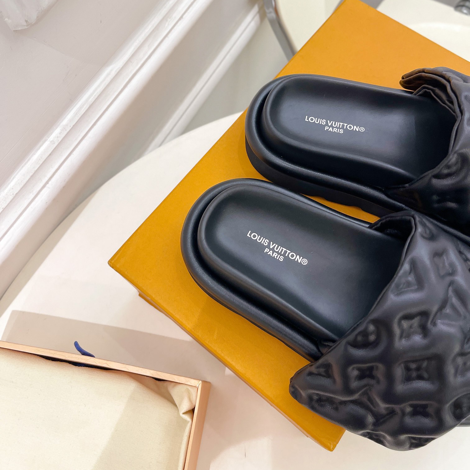Louis Vuitton Pool Pillow Comfort Mule    1AABKM - PerfectKickZ