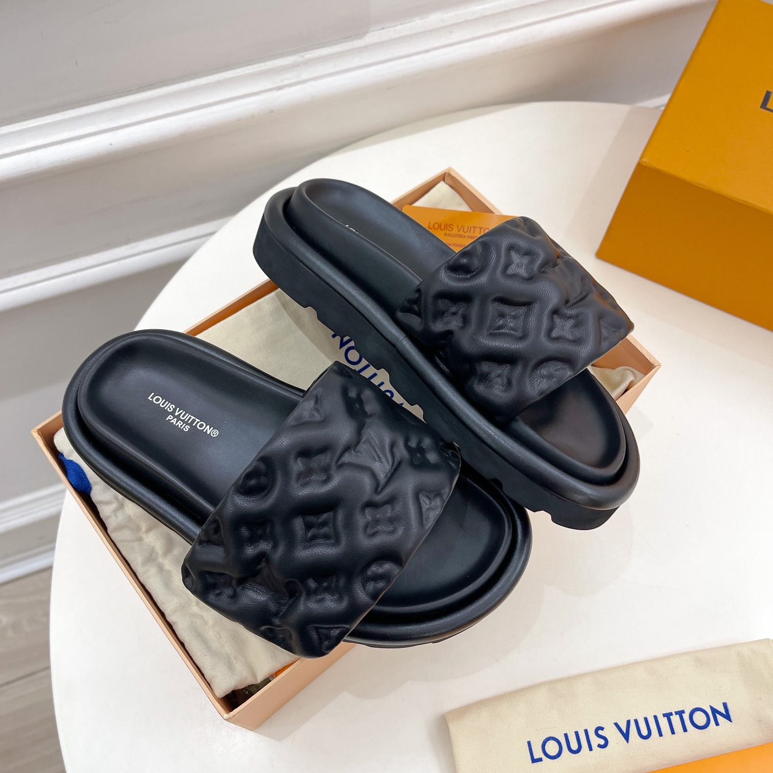 Louis Vuitton Pool Pillow Comfort Mule    1AABKM - PerfectKickZ