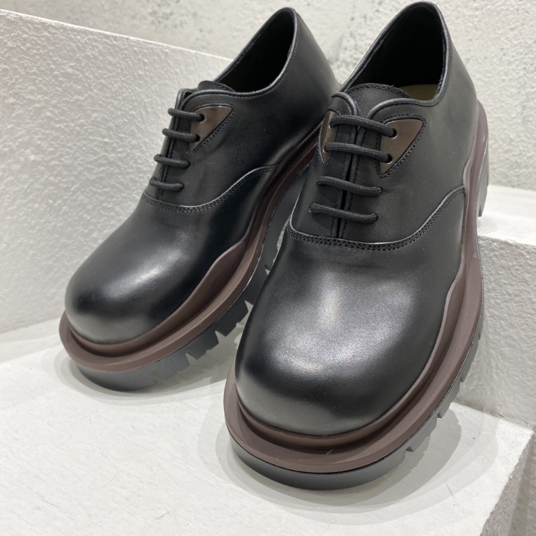 Bottega Veneta Vegetally-Tanned Leather Lace-Up Shoes - PerfectKickZ