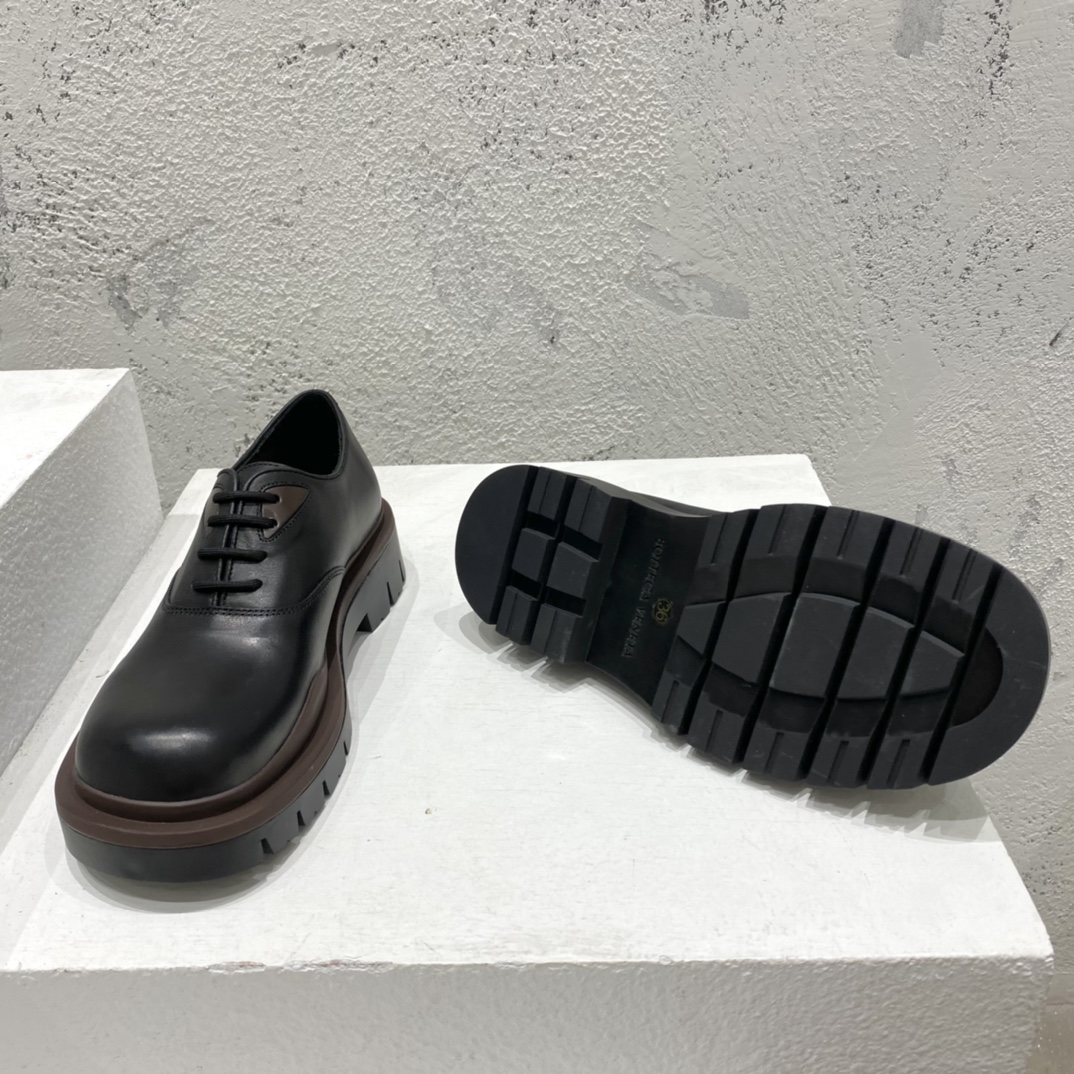 Bottega Veneta Vegetally-Tanned Leather Lace-Up Shoes - PerfectKickZ