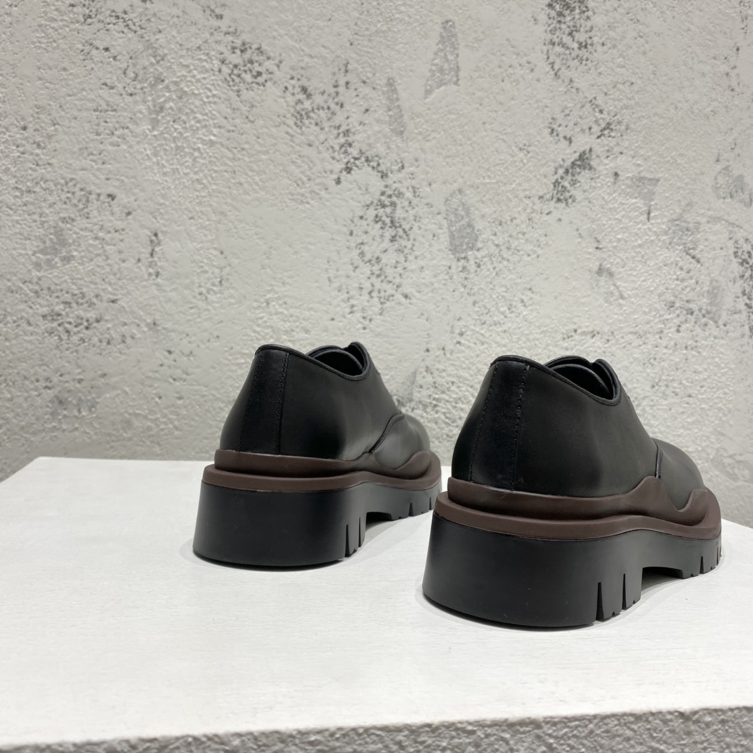 Bottega Veneta Vegetally-Tanned Leather Lace-Up Shoes - PerfectKickZ