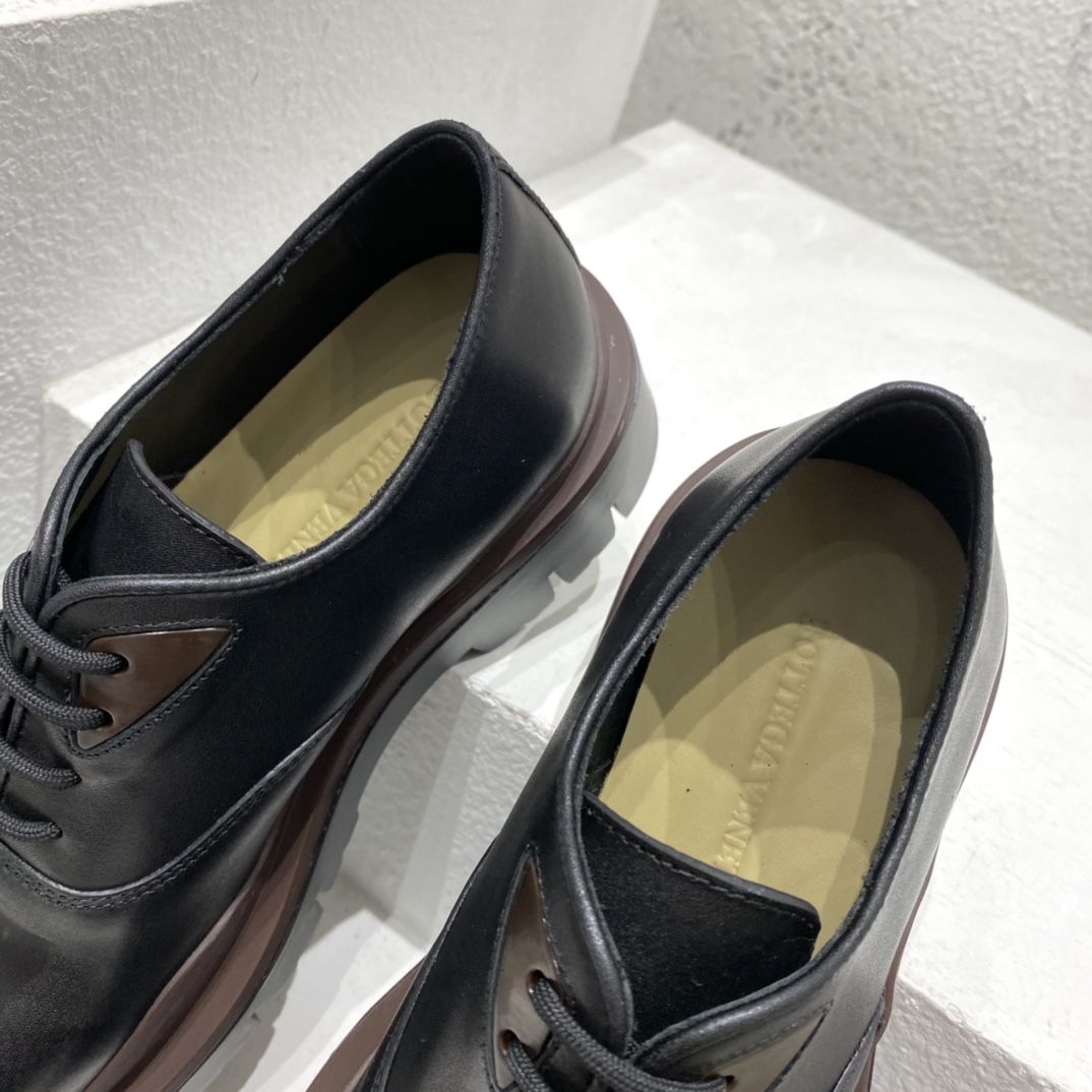 Bottega Veneta Vegetally-Tanned Leather Lace-Up Shoes - PerfectKickZ